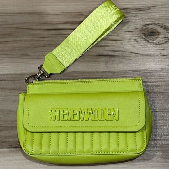 Steve Madden Clutch Verde Limon Green Bhaines Cyber Wristlet - Picture 1 of 3